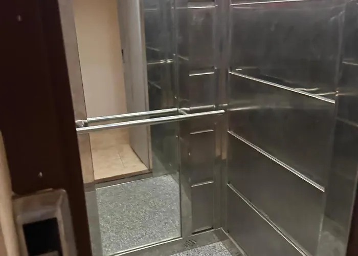 1st Time Rental, 2 Bdr Apartment, Pool View, Intercontinental District