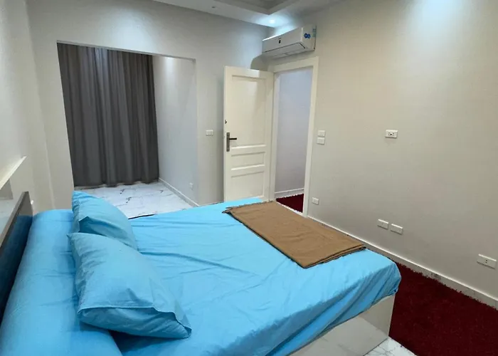 1st Time Rental, 2 Bdr Apartment, Pool View, Intercontinental District